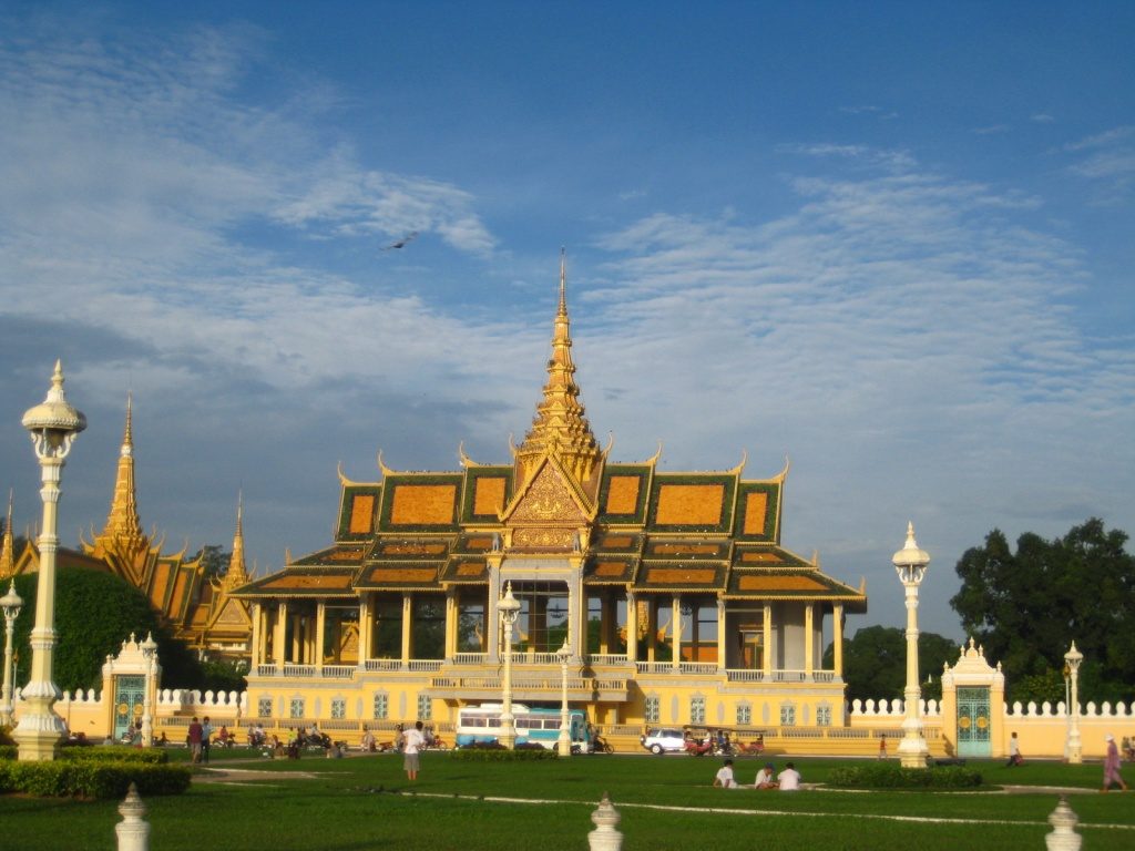 chuyen hang tu Dong Thap sang Campuchia qua cua khau Hoang Dieu