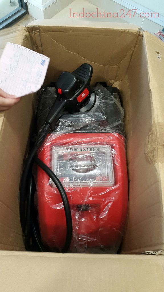 Bóc thùng Máy giặt sofa mới nhập từ Trung Quốc về Việt Nam