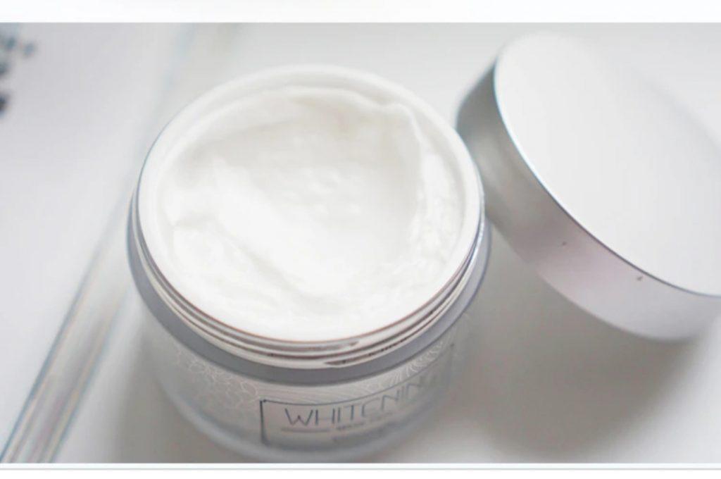 Dịch vụ mua hộ chuyển phát nhanh mỹ phẩm từ Anh về Việt Nam