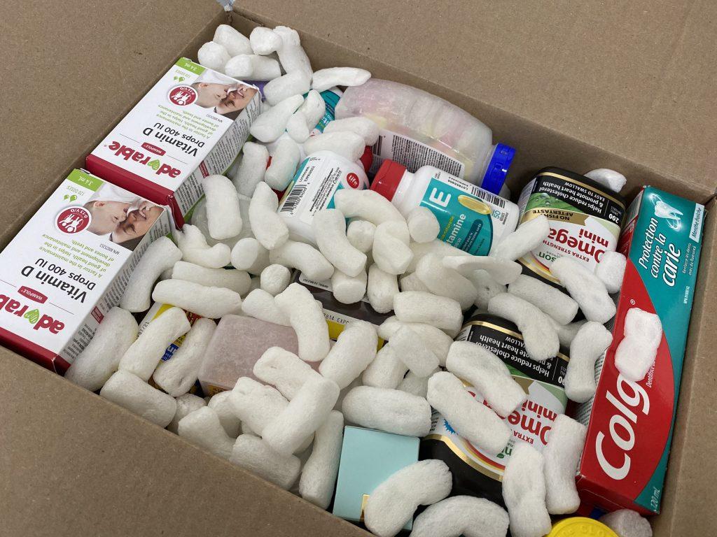 Dịch vụ chuyển phát nhanh hàng xách tay từ Canada về Việt Nam giá RẺ NHẤT