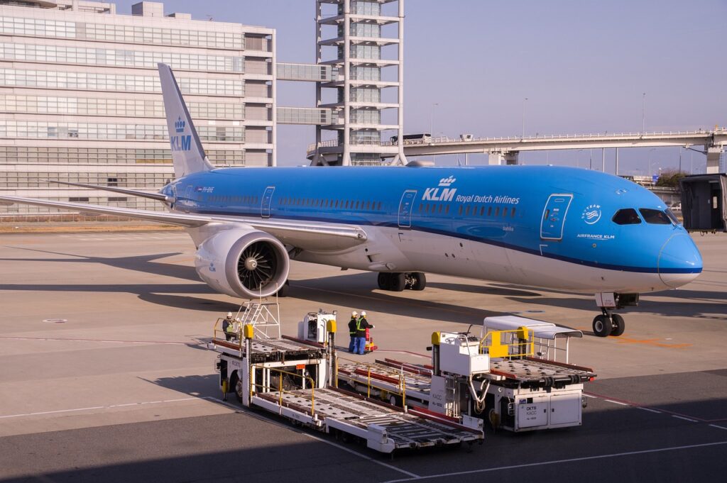 So sánh chi phí gửi hàng quốc tế: Express – Air Cargo – Đường biển