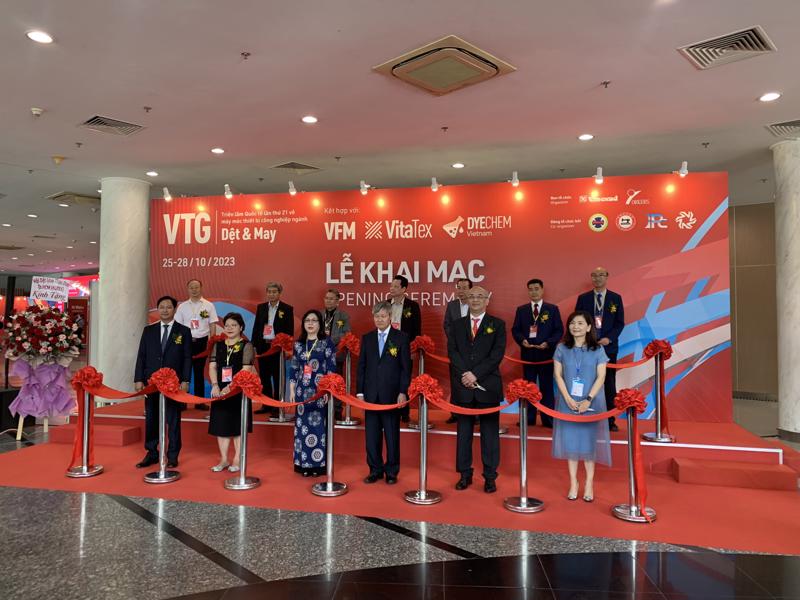 Nỗ lực đổi mới công nghệ dệt may