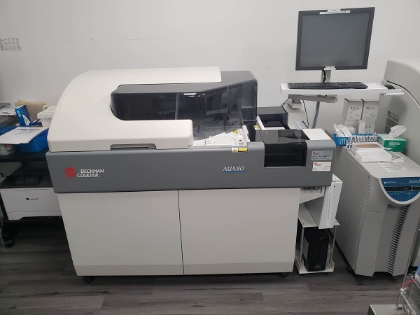 Vận chuyển máy xét nghiệm AU 680 từ Hàn Quốc.